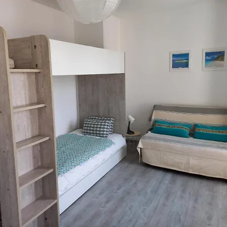 La Maison Bleue Des Mathes Дом отдыха *