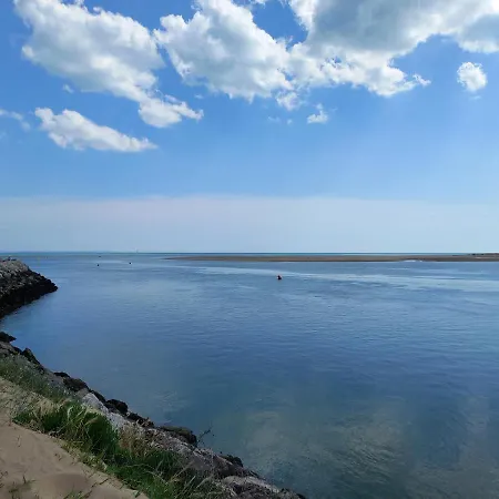 La Maison Bleue Des Mathes * Ле-Мат